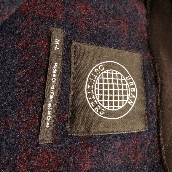 NWOT Urban Outfitters Shirt Size M-L - Picture 4 of 6